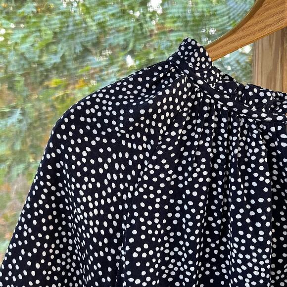 LOFT Dotted Peplum Back Blouse Navy And White Size S. NEW - Picture 3 of 7